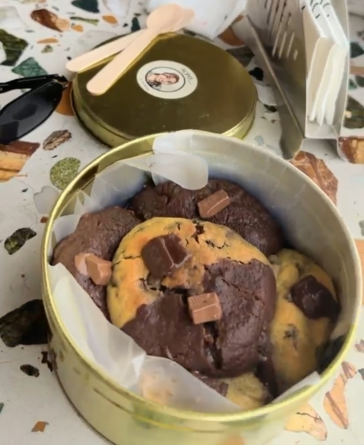 Half n Half Cookie Tin
